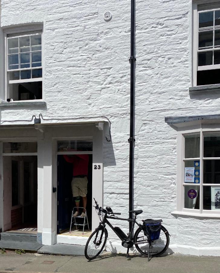 The Attic Apartment, Quay Street Studios Cardigan Buitenkant foto
