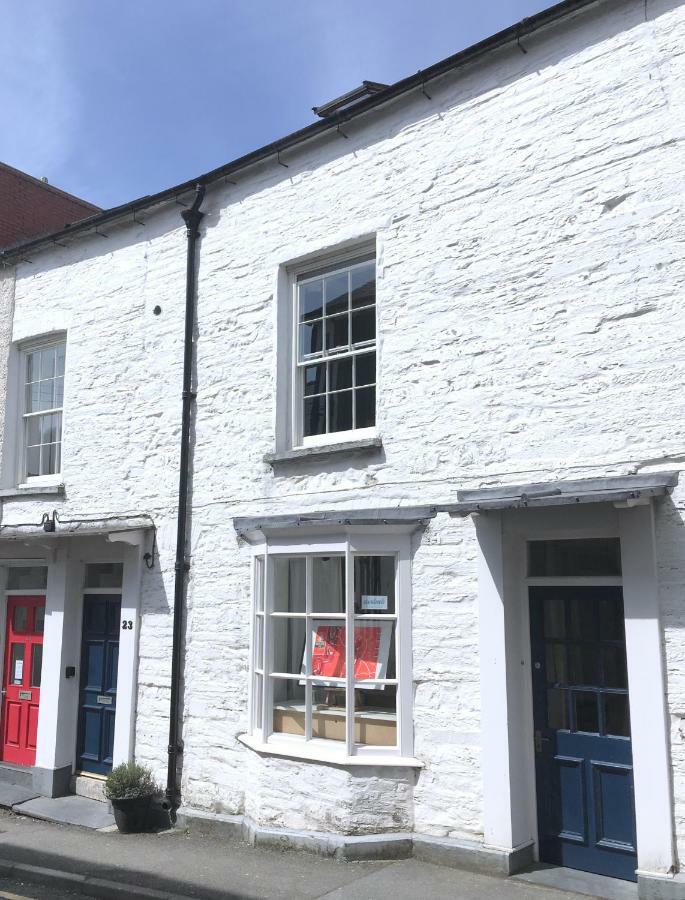 The Attic Apartment, Quay Street Studios Cardigan Buitenkant foto