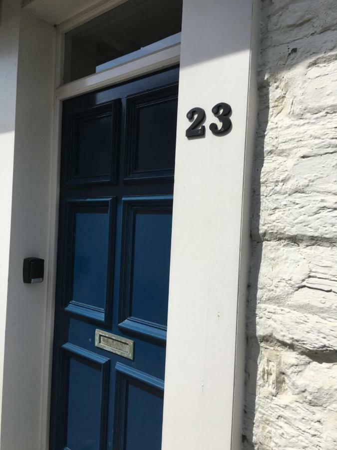 The Attic Apartment, Quay Street Studios Cardigan Buitenkant foto