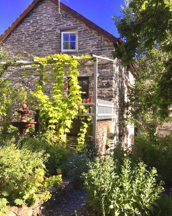 The Attic Apartment, Quay Street Studios Cardigan Buitenkant foto